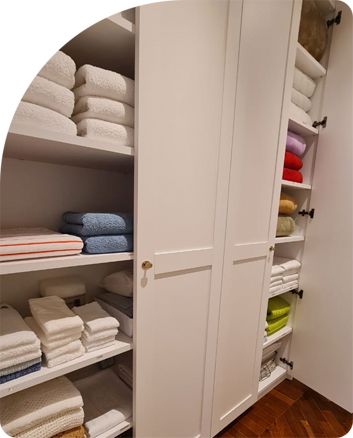 Imagine abrir um armário e encontrar tudo organizado, acessível e funcional. Imagine abrir um armário e encontrar tudo organizado, acessível e funcional.